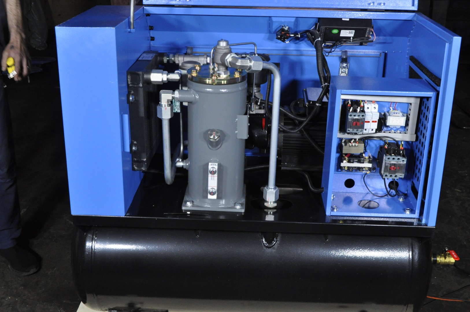 Винтовой компрессор с прямым приводом HS-5HP 8-0,6-130