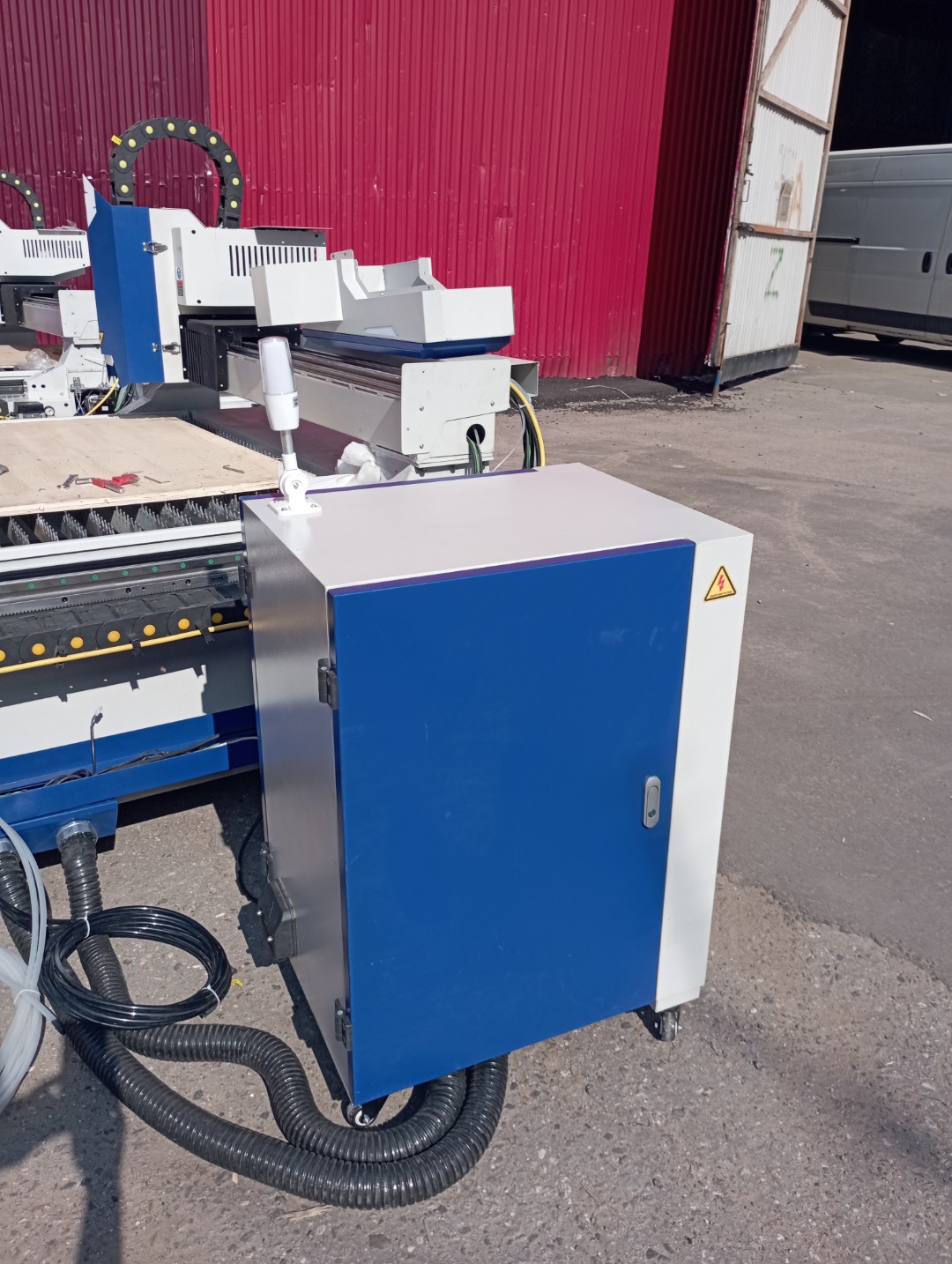 Оптоволоконный лазерный станок LTT 3015В-1500Вт