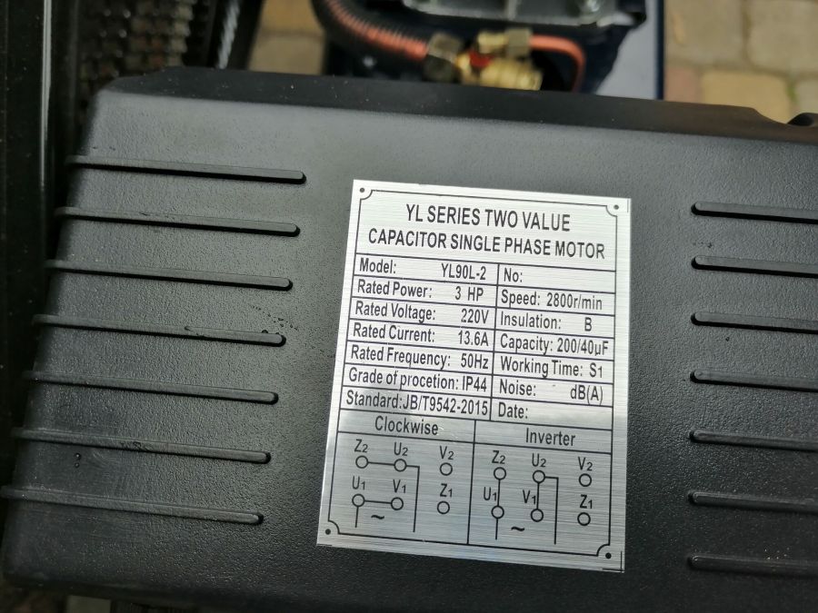Компрессор ременной Tehnoline TP420/50, 2,2кВт, 8 бар, 2 поршня