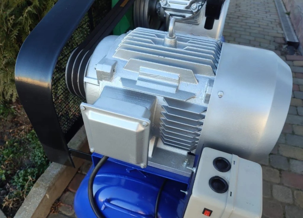 Компрессор ременной Tehnoline S&K TP2100/300, 11 кВт, 15л.с, 10 атм