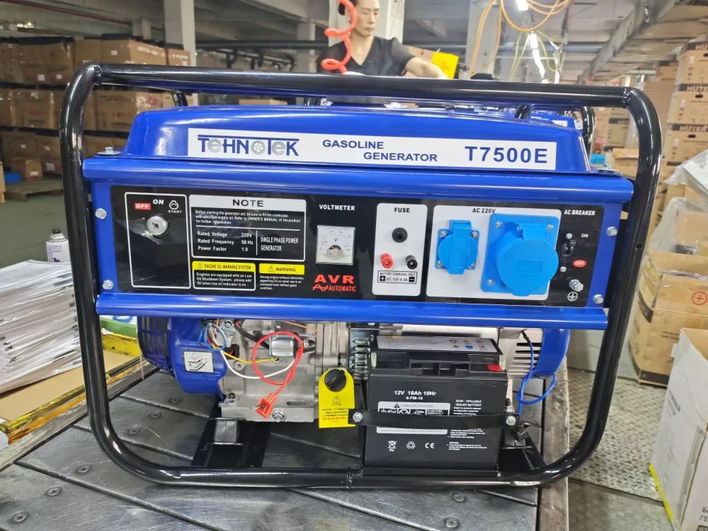 Генератор Tehnotek T7500, 7 кВт, 220В, ручной старт, медная обмотка