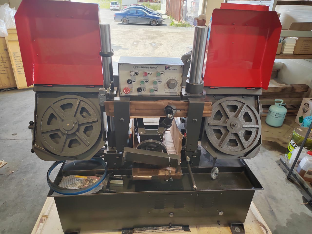 Полуавтоматический ленточнопильный станок MetMachine LS2230