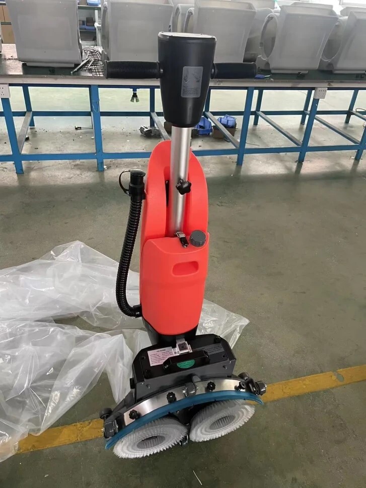 Поломоечная машина TOR MINI-18, 1200 м2/ч с АКБ Lithium 24V 