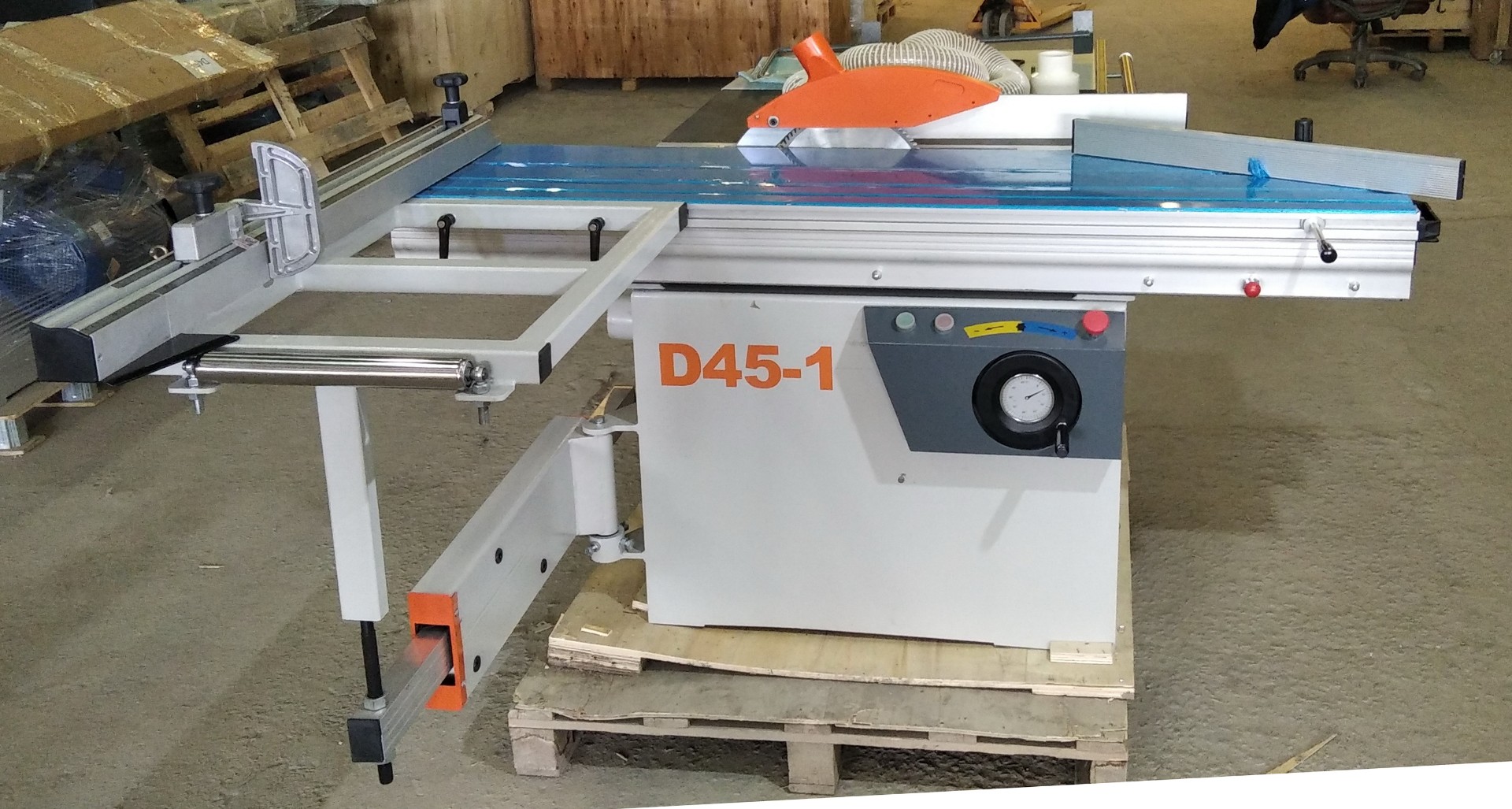 Круглопильный станок LTT D45-1, 4 кВт, каретка 1600мм, для раскроя фанеры
