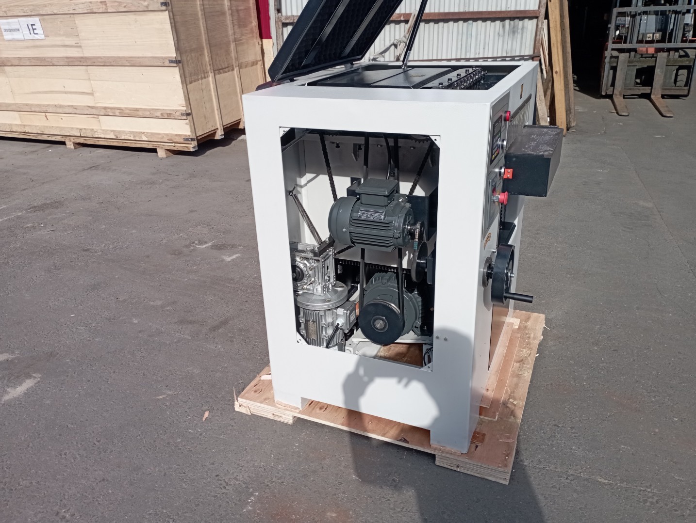 Рейсмусовый станок LTT МВ630L, 630мм с шейперным валом