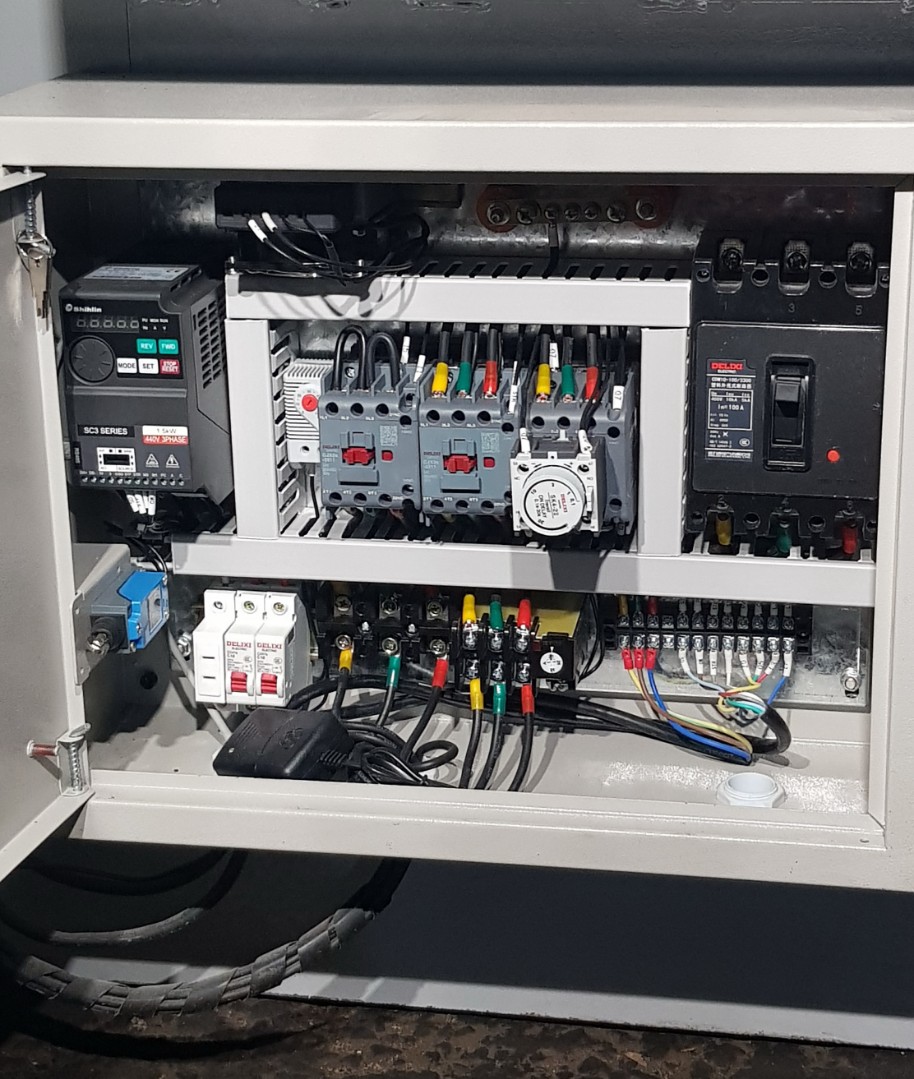 Станок кромкообрезной многопильный LTT MJ6010 одновальный с лазерным маркером