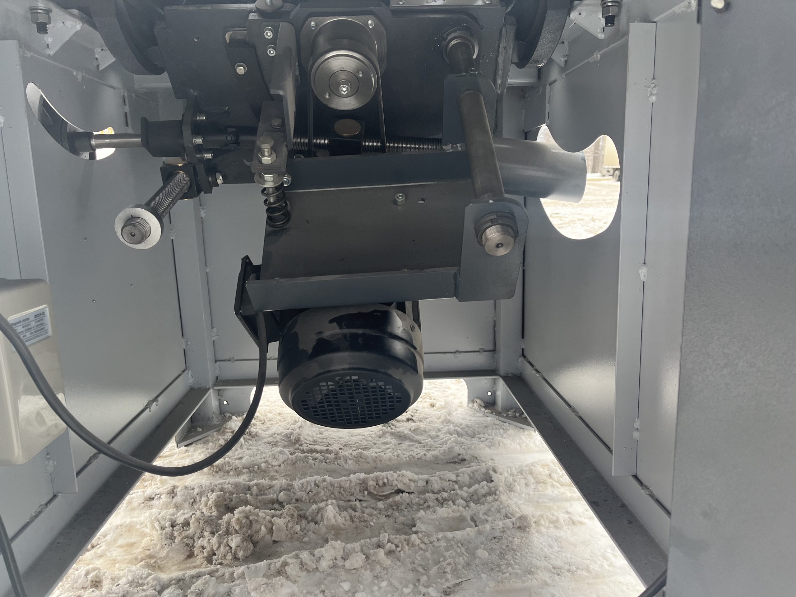 Станок круглопильный LTT MJ243C, 3 кВт, торцовочная каретка