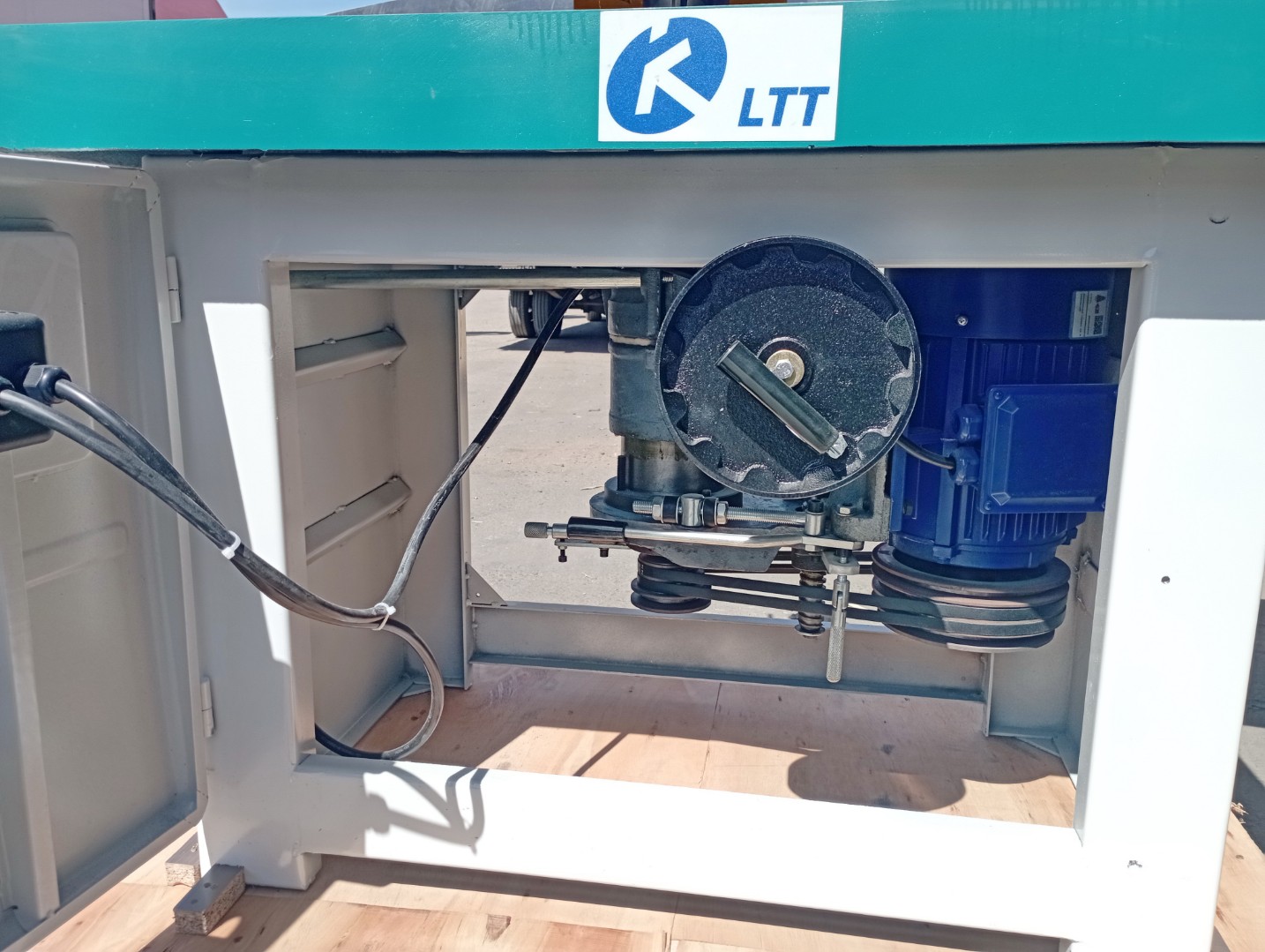 Фрезерный станок LTT MX5117В 5.5 кВт, без каретки