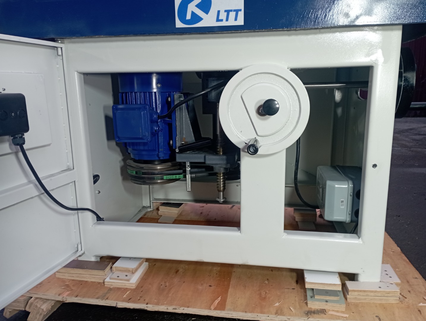 Фрезерный станок LTT MXQ45 5.5 кВт, без каретки