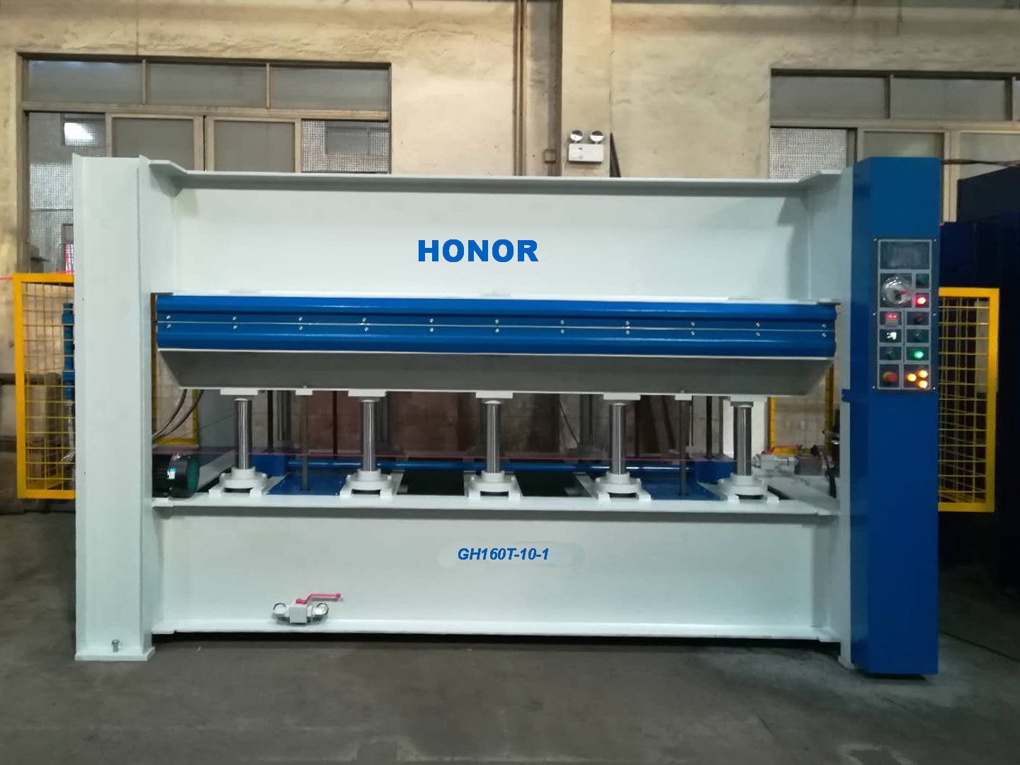 Однопролетный горячий пресс LTT GH160H-10-1, Honor для мебельных плит cо столом 3000х1300мм