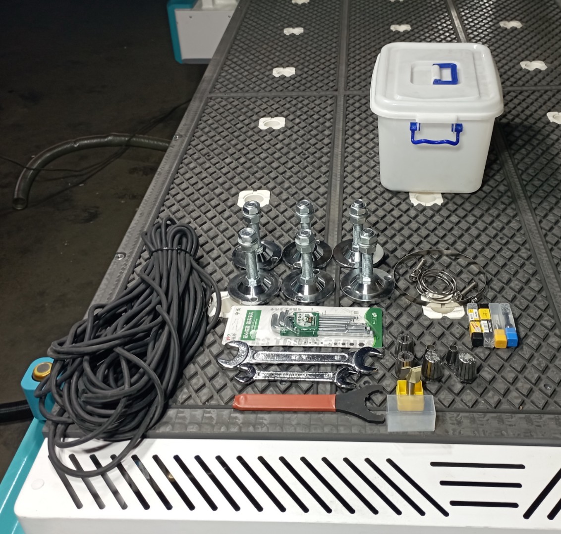 Фрезерный станок ЧПУ LTT-1325-4А(servo), LNC, 6 кВт, 4 шпинделя