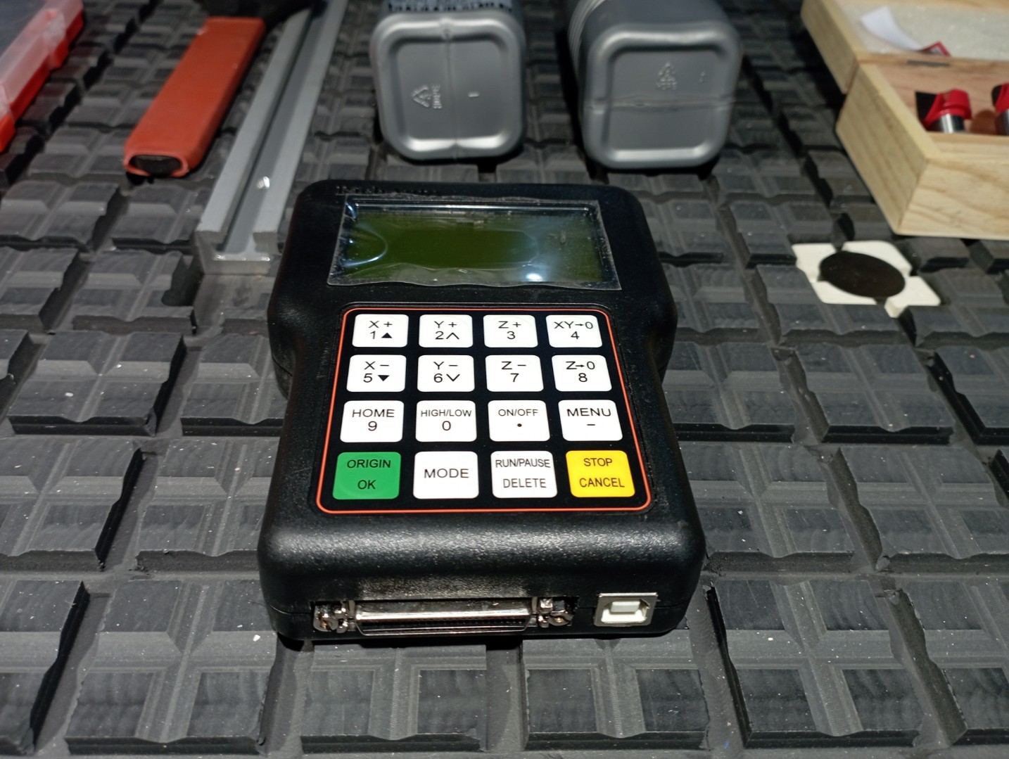 Фрезерный станок с ЧПУ LTT-2130A, 4.5 кВт, c ручной сменой инструмента