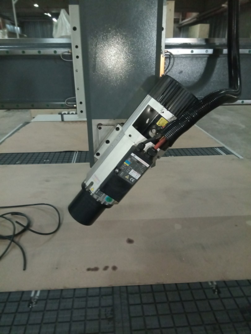 Фрезерный станок с ЧПУ LTT-1325Z-45, SYNTEK, 9 кВт, с поворотным шпинделем