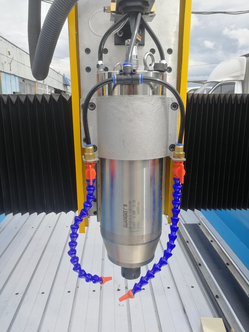 Фрезерный станок с ЧПУ LTT-BL1325, 5,5кВт, 1300х2500мм с токарной осью 