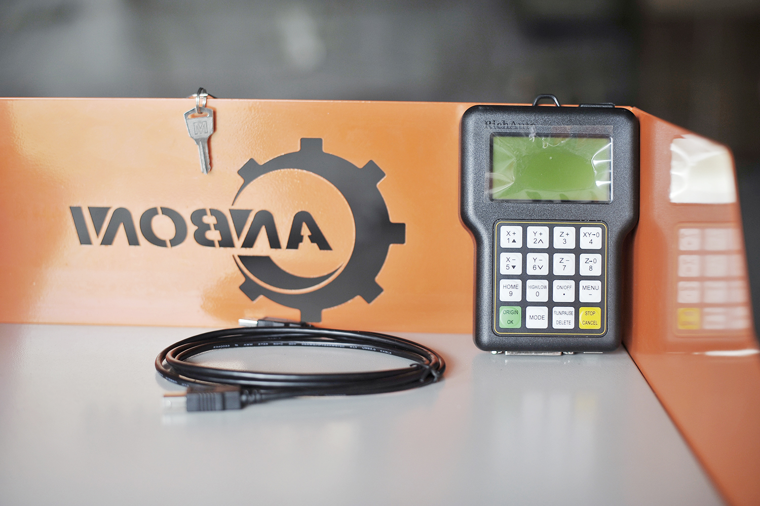 Фрезерный станок с ЧПУ LTT-1616А, 4.5 кВт, c ручной сменой инструмента