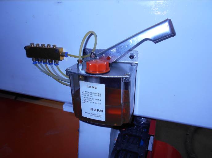 Фрезерный станок с ЧПУ LTT-2130A, 4.5 кВт, c ручной сменой инструмента
