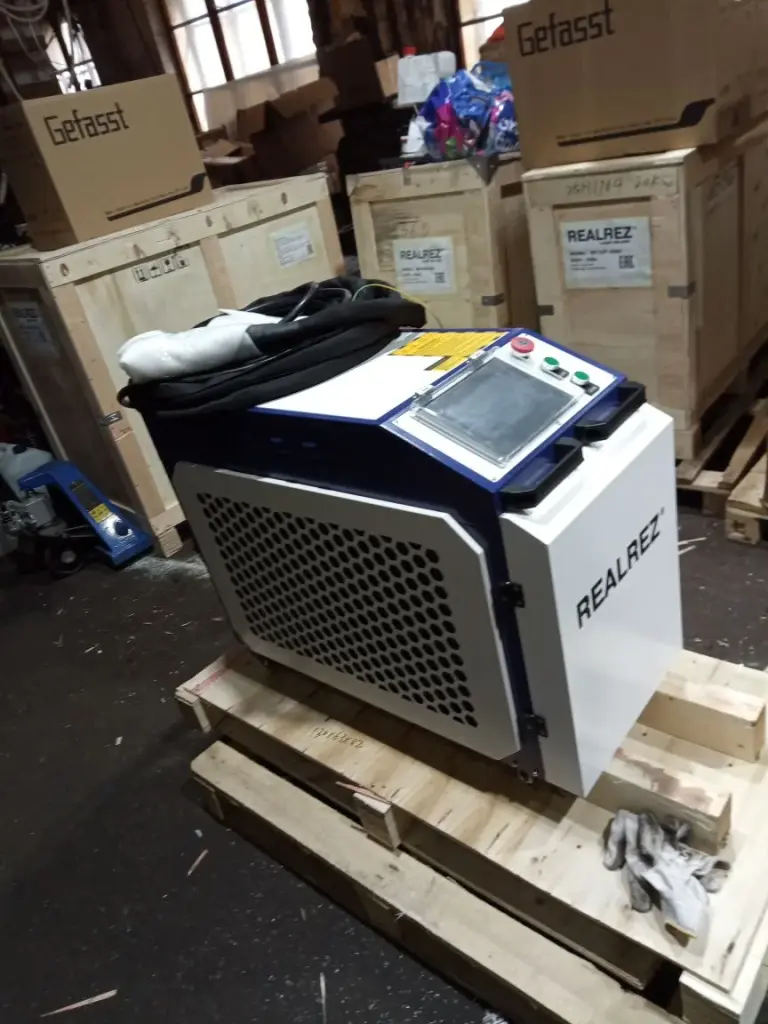 Аппарат ручной лазерной сварки 2в1 REALREZ MY LCT 6000Вт 