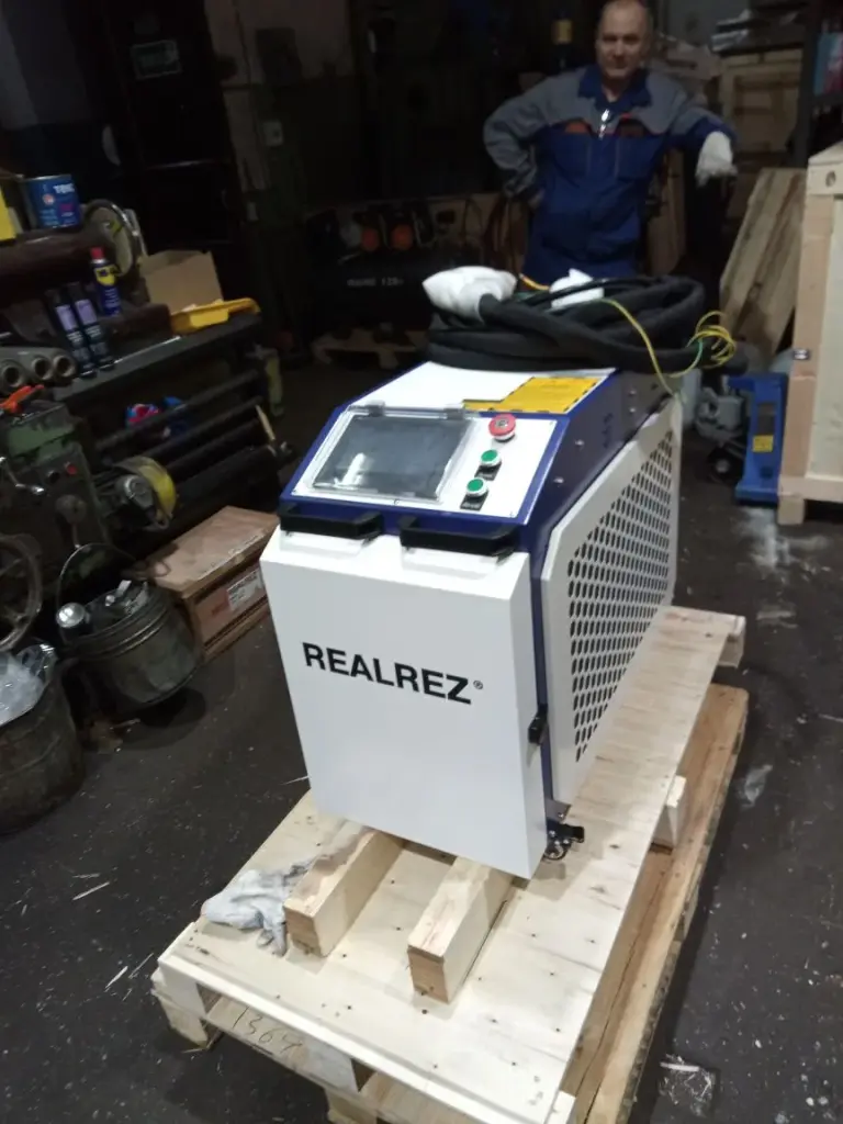 Аппарат ручной лазерной сварки 2в1 REALREZ MY LCT 6000Вт 