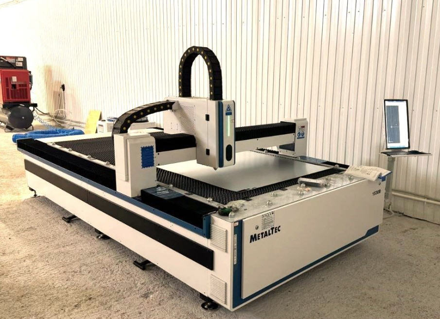 ЧПУ станок лазерной резки MetalTec 1560B, RAYCUS 6 kW