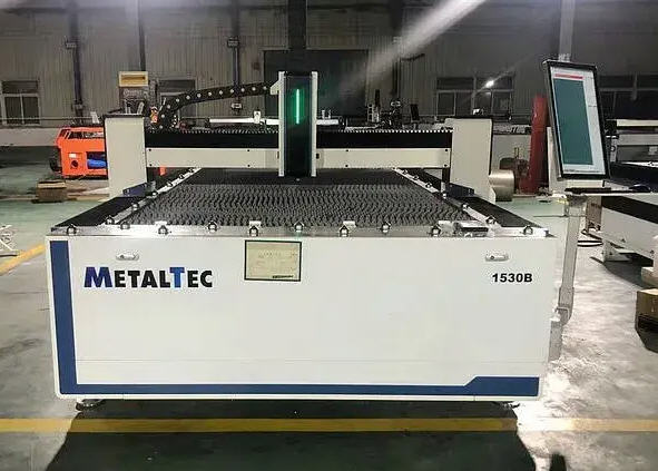 ЧПУ станок лазерной резки MetalTec 1530S, RAYCUS 3 kW, RJ-1530S