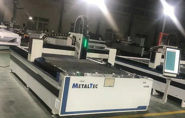 ЧПУ станок лазерной резки MetalTec 1530S, RAYCUS 3 kW, RJ-1530S