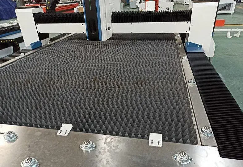 ЧПУ станок лазерной резки MetalTec 1530S, RAYCUS 3 kW, RJ-1530S