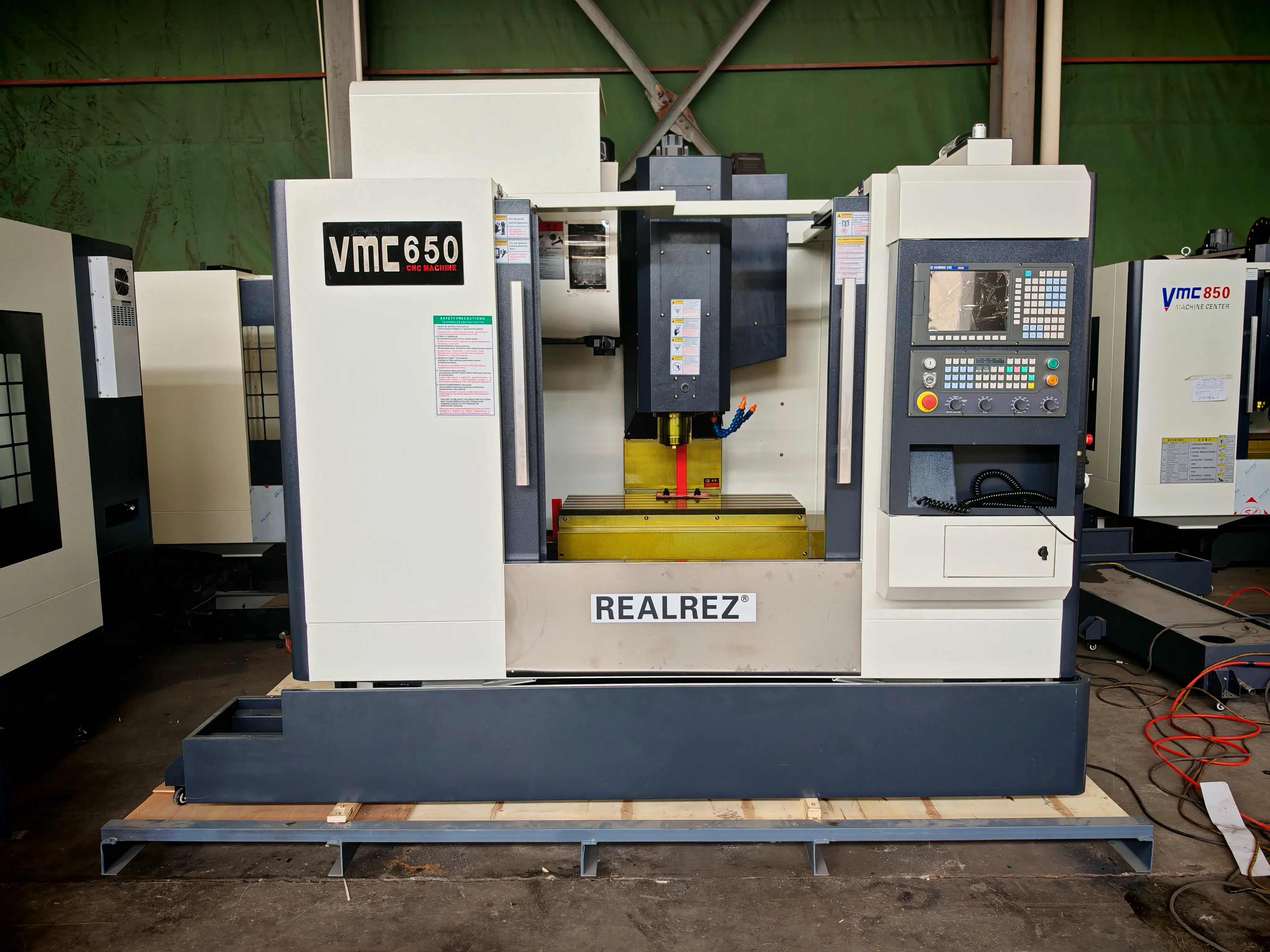 Фрезерный обрабатывающий центр с ЧПУ REALREZ VMC650, ЧПУ GSK 25I, 11кВт