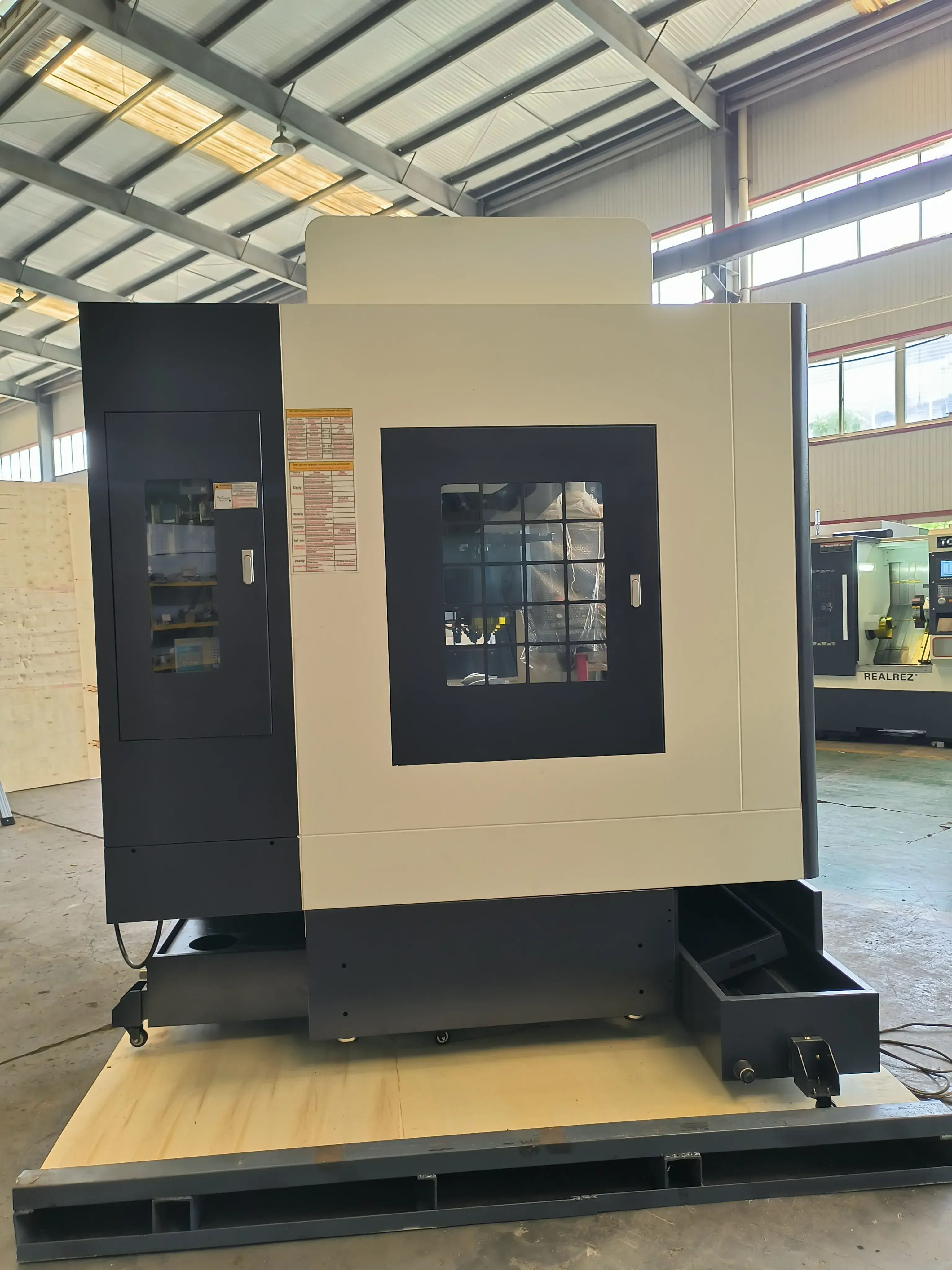 Фрезерный обрабатывающий центр с ЧПУ REALREZ VMC850, 4-ая ось + Fanuc Oi-MF tf plus, 11кВт