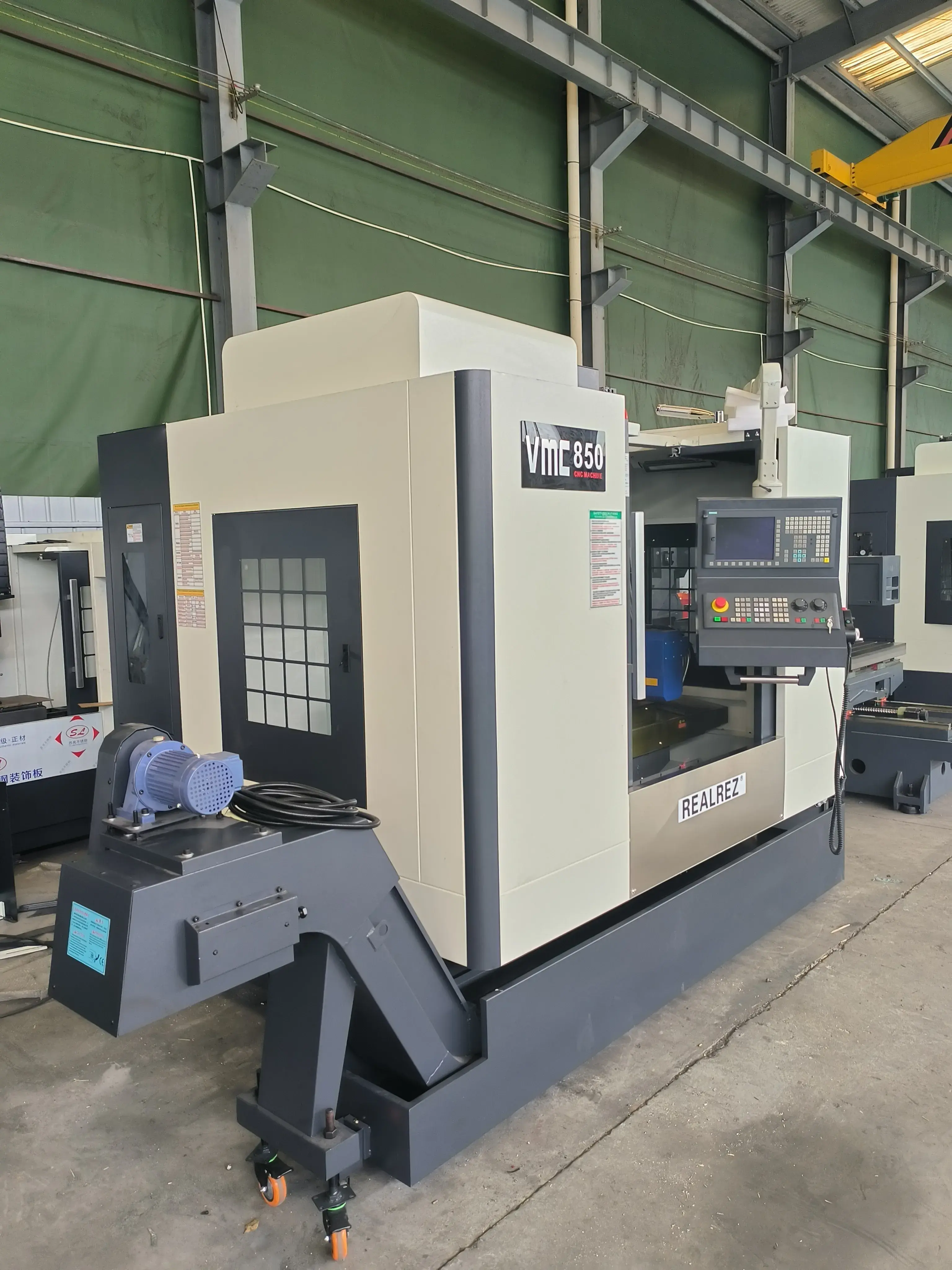 Фрезерный обрабатывающий центр с ЧПУ REALREZ VMC850 (4-ая ось + Siemens 828D)