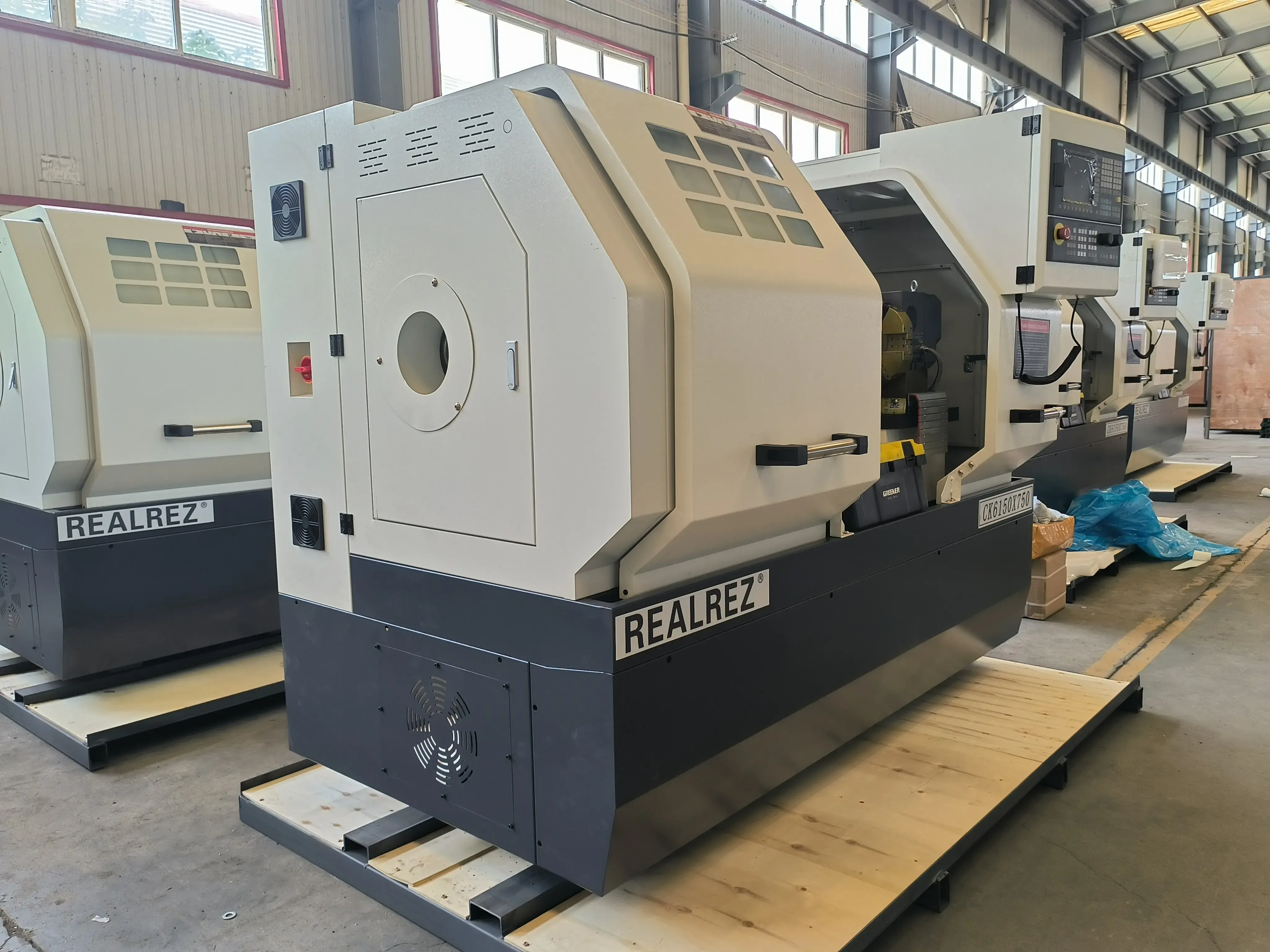 Токарный станок с ЧПУ Realrez CK 6150х750 SAM6, Siemens808D, 11кВт