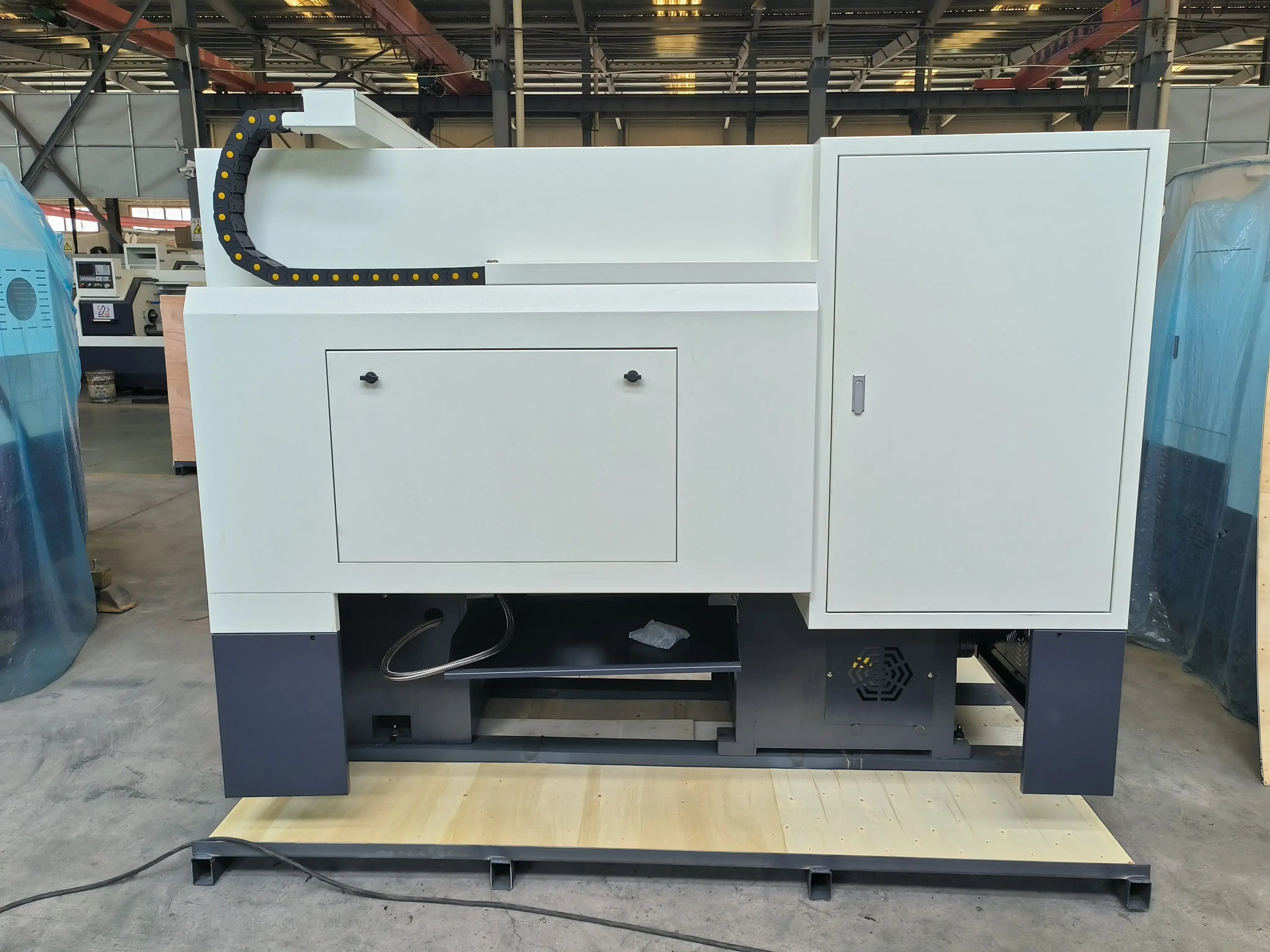 Токарный станок с ЧПУ Realrez CK 6150х750 SAM6, Siemens808D, 11кВт
