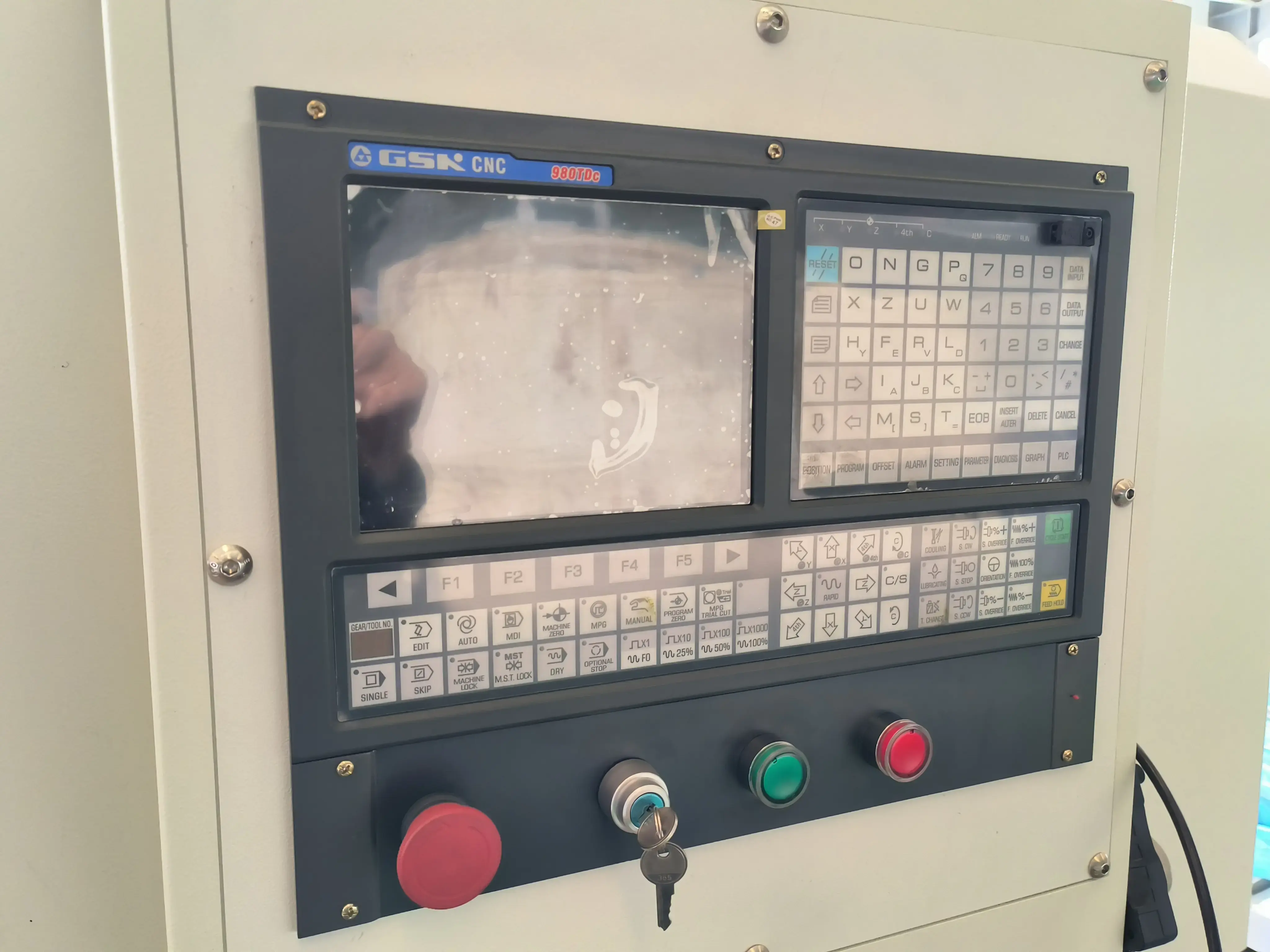 Токарный станок с ЧПУ Realrez CK 6180х2000 (GSK980TDC), 15кВт