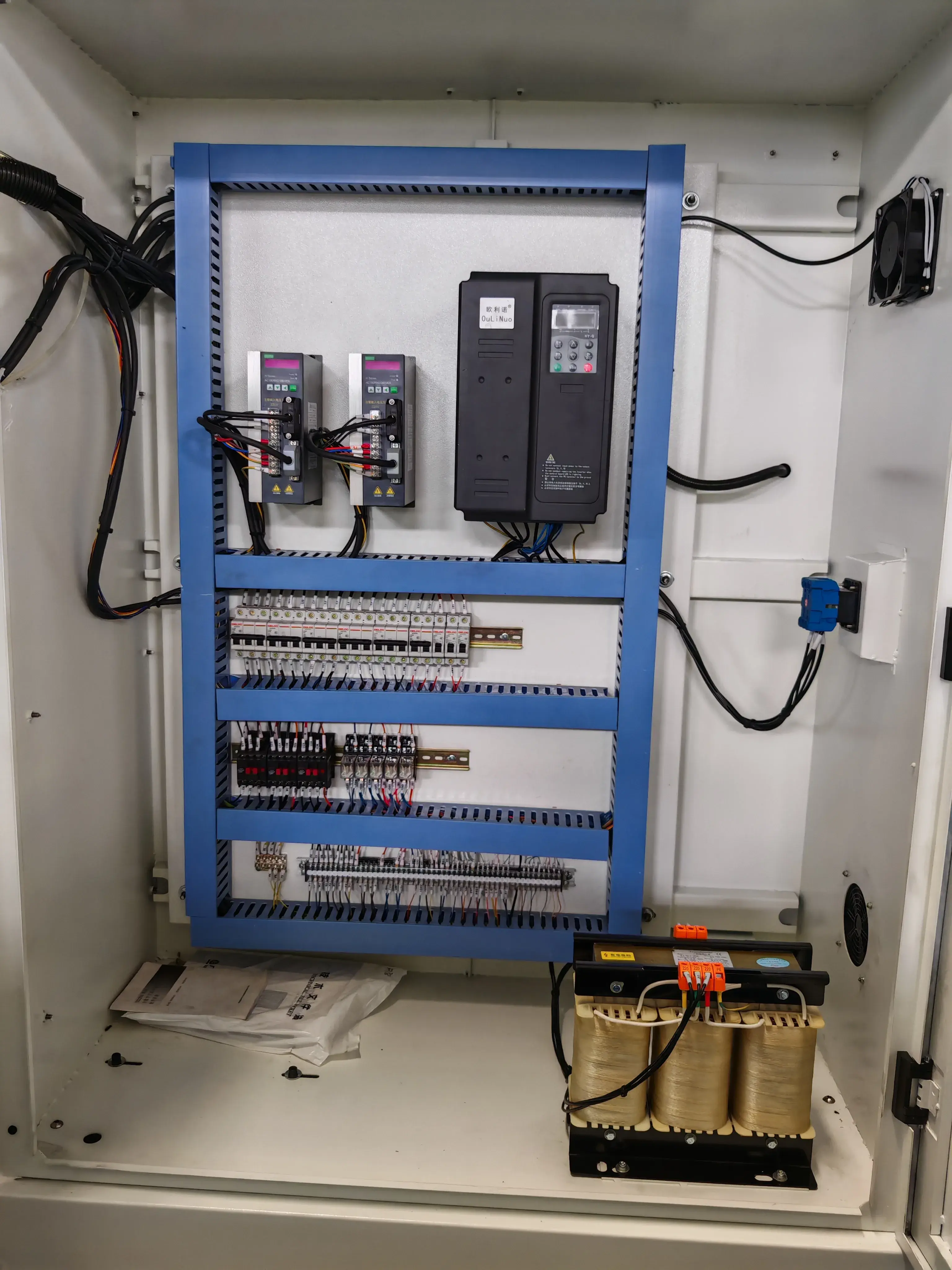 Токарный станок с ЧПУ Realrez CK 61100х2000 (GSK980TDC), 22кВт