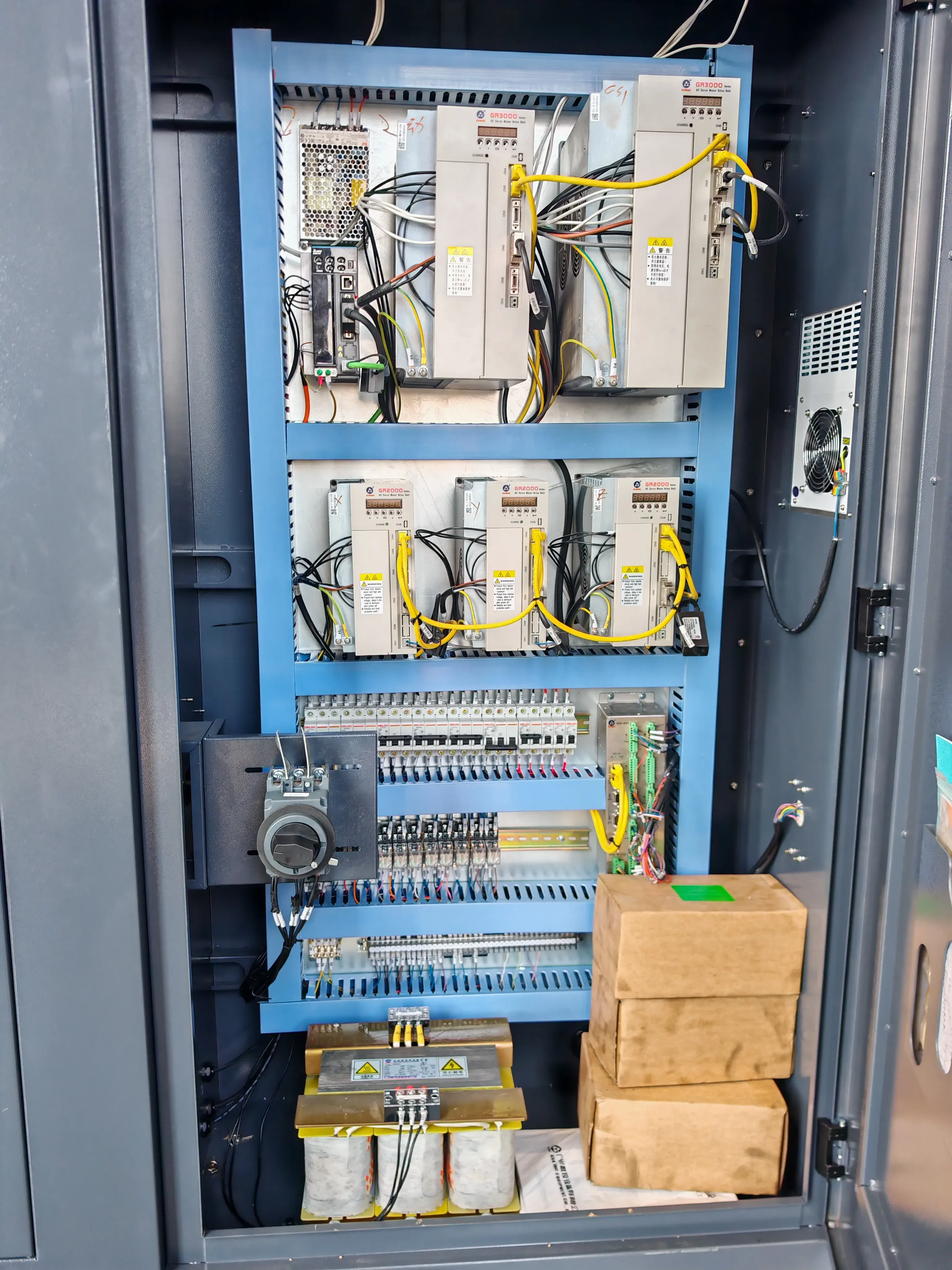 Токарный станок с ЧПУ Realrez ТCK 600x1000 с наклонной станиной, 15кВт