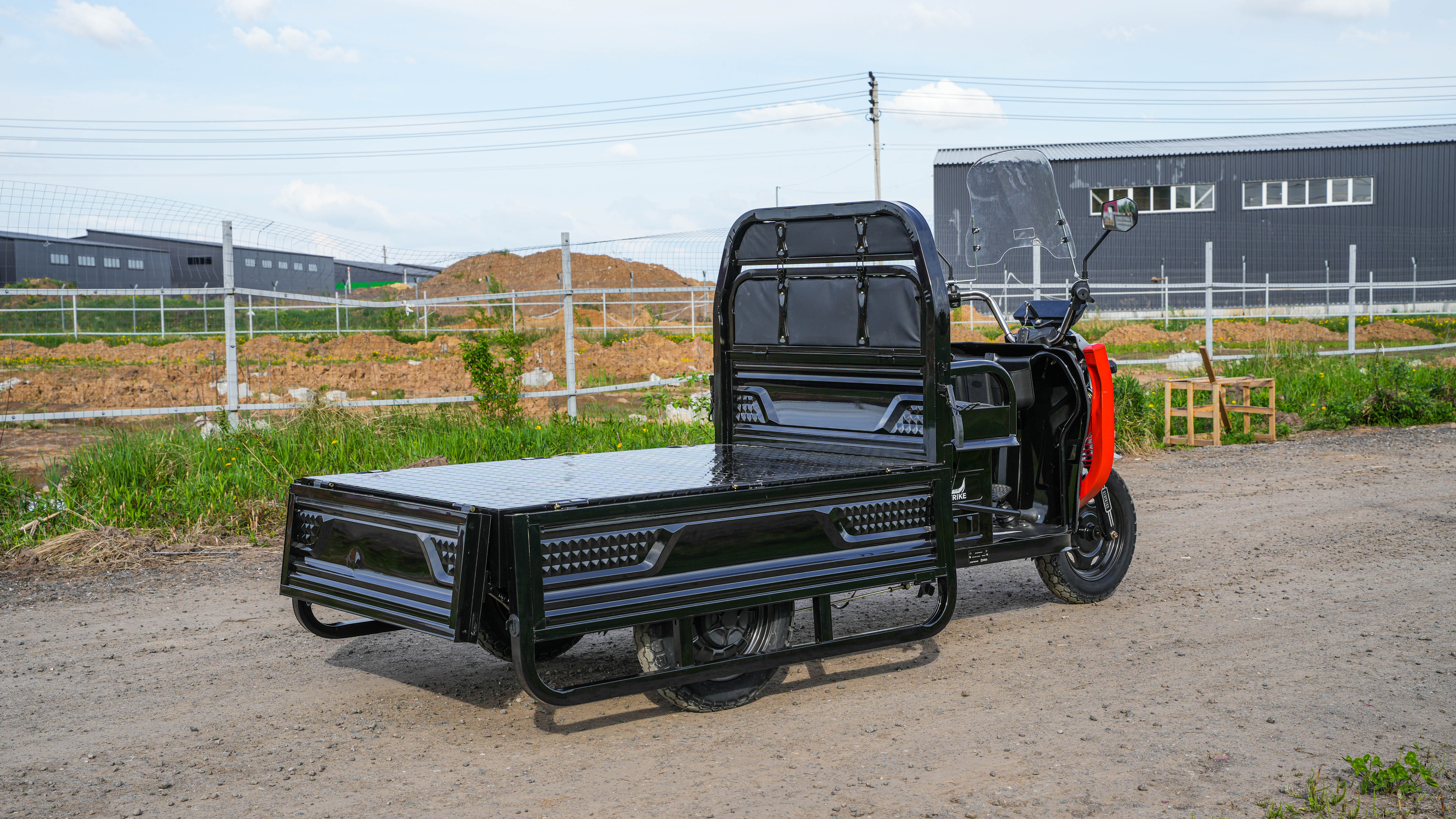 Электротрицикл White Siberia CARGO 1.8 с кабиной 