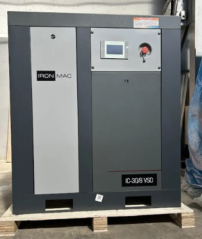 Винтовой компрессор IRONMAC IC 30/8 AM VSD, 8 бар, 22 кВт, 3560 л/мин, 380В