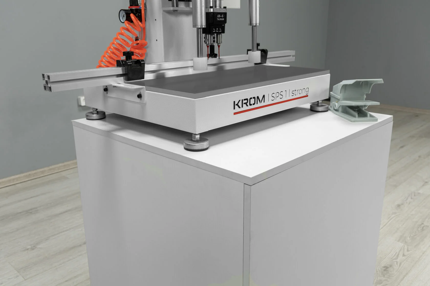 Станок сверлильно-присадочный KROM SPS 1 STRONG с педалью, 1.5 кВт, 220В