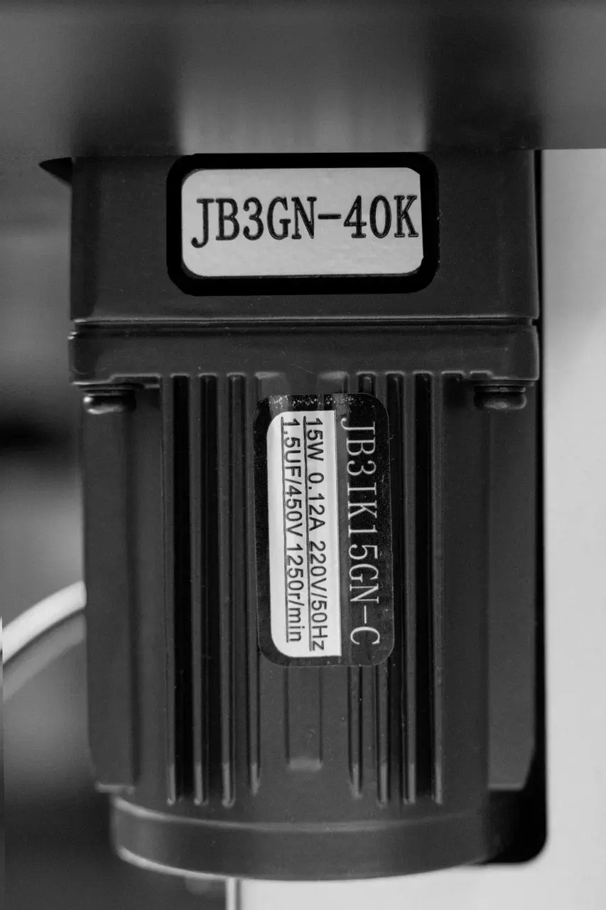 Кромкооблицовочный станок KROM 750, 0.75 кВт, 220В