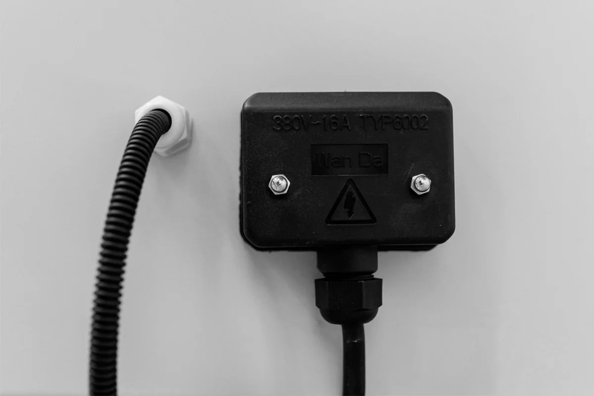 Кромкооблицовочный станок KROM PROFI 2.0 с педалью, 1.8 кВт, 220В