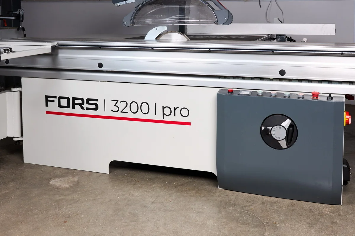 Форматно-раскроечный станок KROM FORS 3200 PRO, 6.6 кВт, 380В, каретка 3200 мм