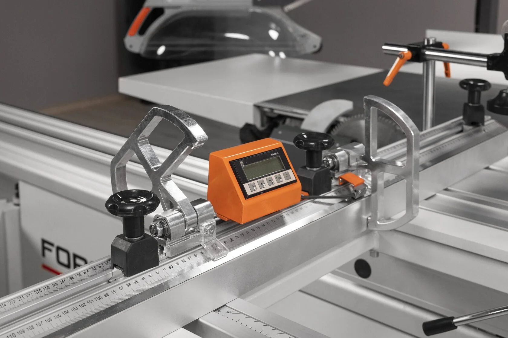 Форматно-раскроечный станок KROM FORS 3200 PRO DIGITAL, 6.6 кВт, 380В, каретка 3200 × 380 мм