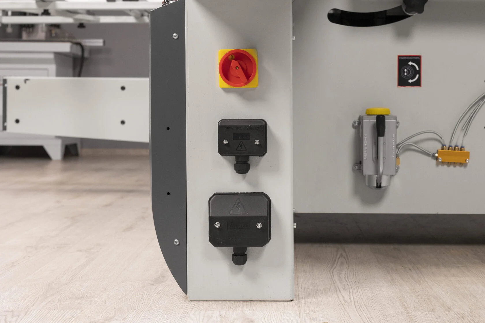 Форматно-раскроечный станок KROM FORS 3200 PRO DIGITAL, 6.6 кВт, 380В, каретка 3200 × 380 мм