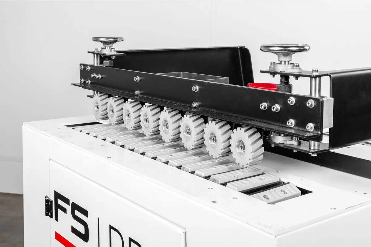 Фрезерный станок KROM FS PRO, 2 кВт, 220В с автоматической подачей заготовки