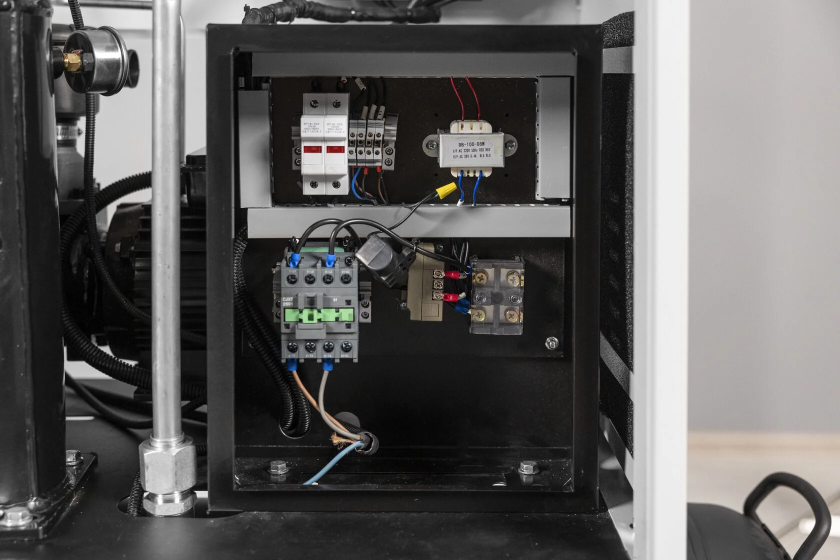 Компрессор винтовой HITCOM VK-05GA (380v), 4 кВт, 8 бар, 400л/мин