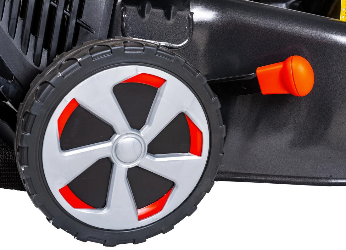 Газонокосилка бензиновая EFCO LR 53 TK Comfort Plus, 3.9 л.с. кошение 51 см