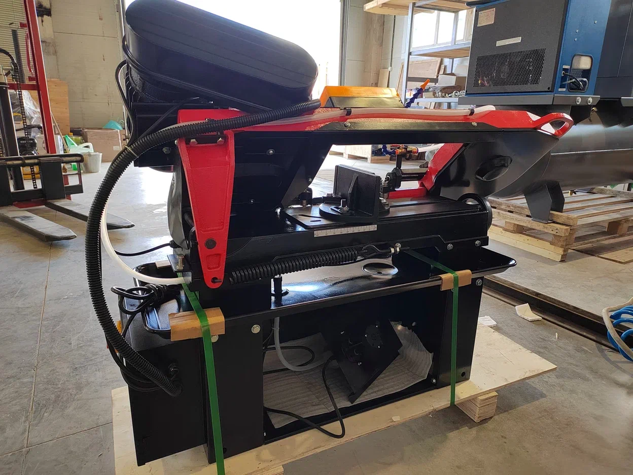 Ленточнопильный станок MetMachine LS1118