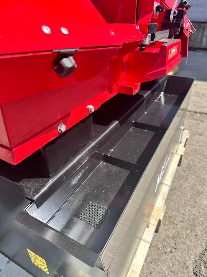 Ленточнопильный станок MetMachine LSZ1523 с поворотными тисками