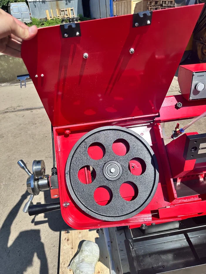 Ленточнопильный станок MetMachine LSZ1523 с поворотными тисками