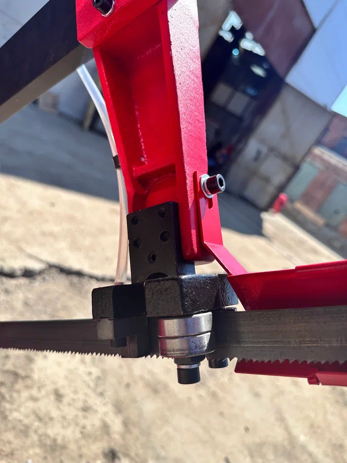 Ленточнопильный станок MetMachine LSZ1523 с поворотными тисками