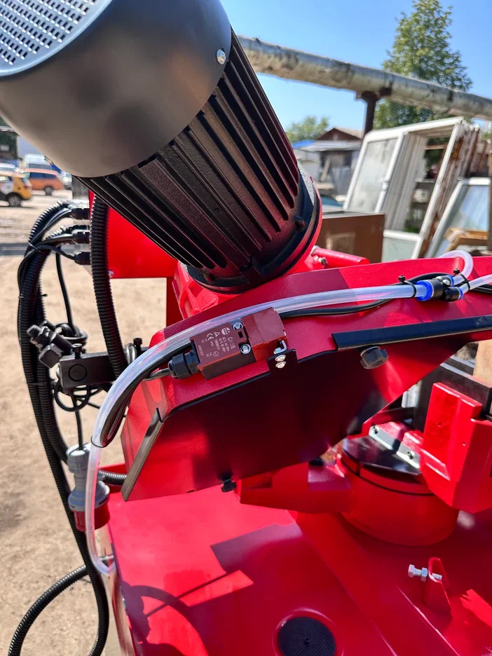 Ленточнопильный станок MetMachine LSZ1525, поворотная рама